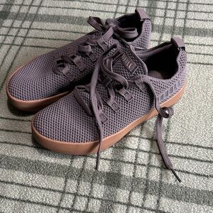No Bull Stylish Knit Sneakers with Brown Soles size 9